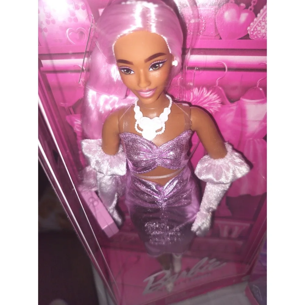 NEW 2 African American Deluxe Style Barbie with Metallic‎ Dresses & Accessories